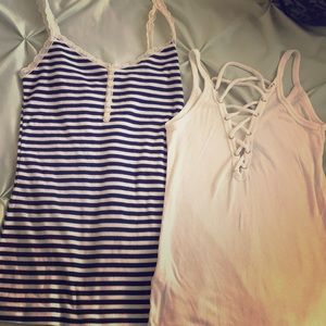 Set of two tank tops